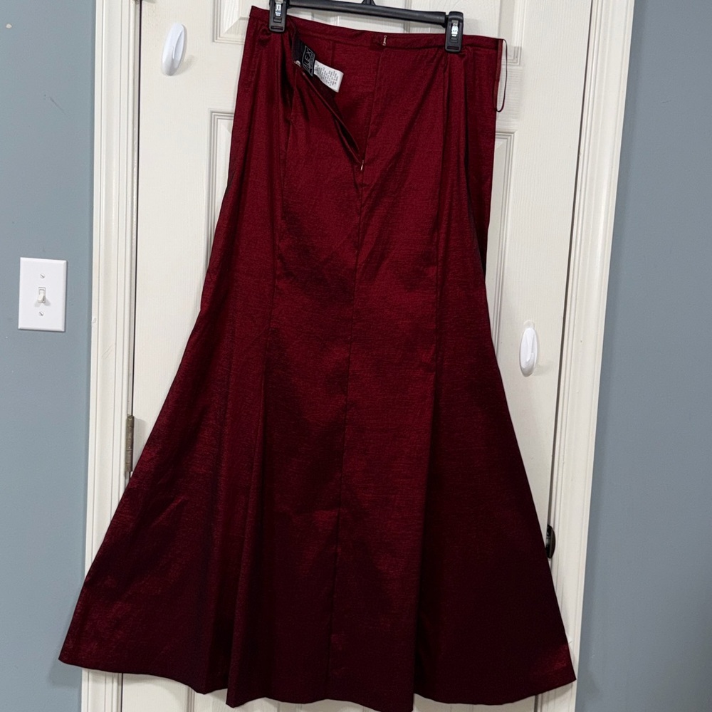 Alex Satin Deep Burgundy A-Line Maxi Skirt Quiet Luxury Cocktail Party Wedding - Picture 3 of 10